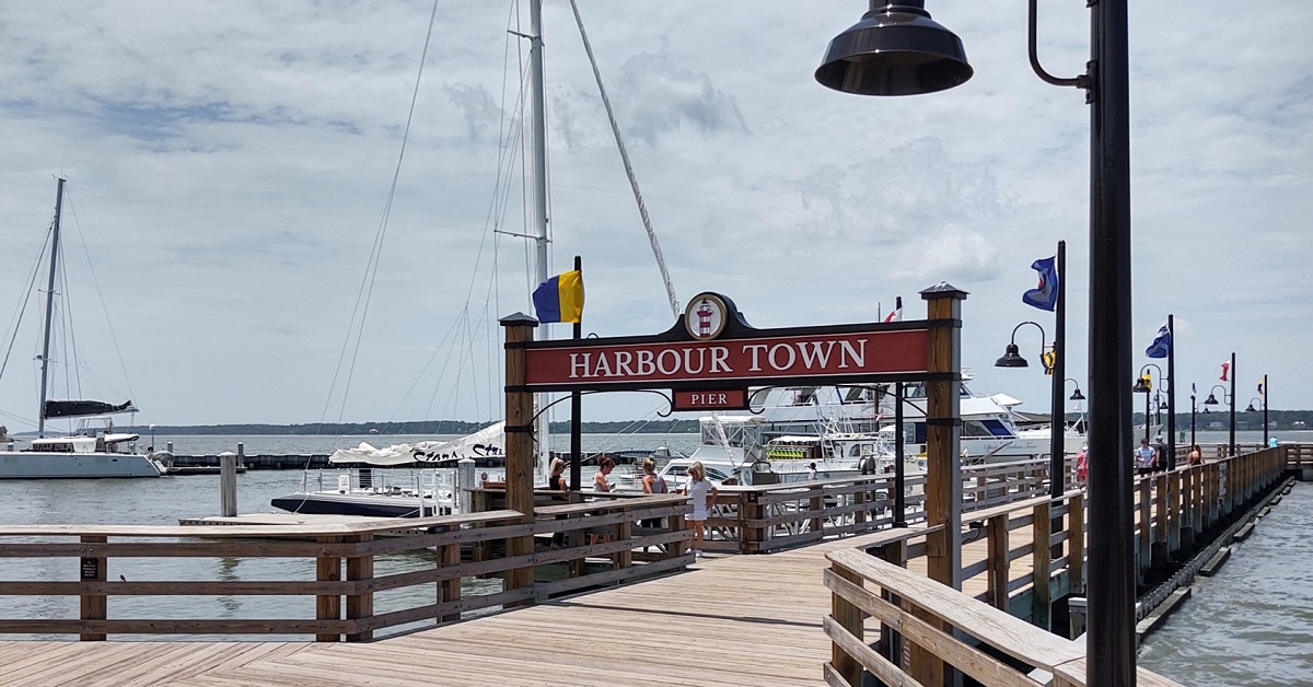 Things To Do in Sea Pines on Hilton Head | Harbour Town Lighthouse